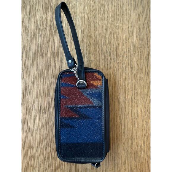 Pendleton Wool Zip Around Aztec Tribal Wallet for Women with Mirror and cc slots - Picture 2 of 9